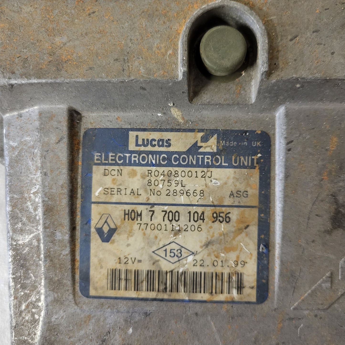 Renault ECU / HOM 7700104956 / 7700111206 / R04080012J / LUCAS
