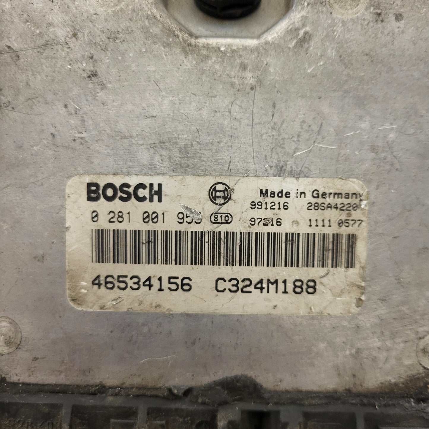 FIAT PUNTO 188 1.9 JTD ECU / 0281001955 / 46534156 / BOSCH