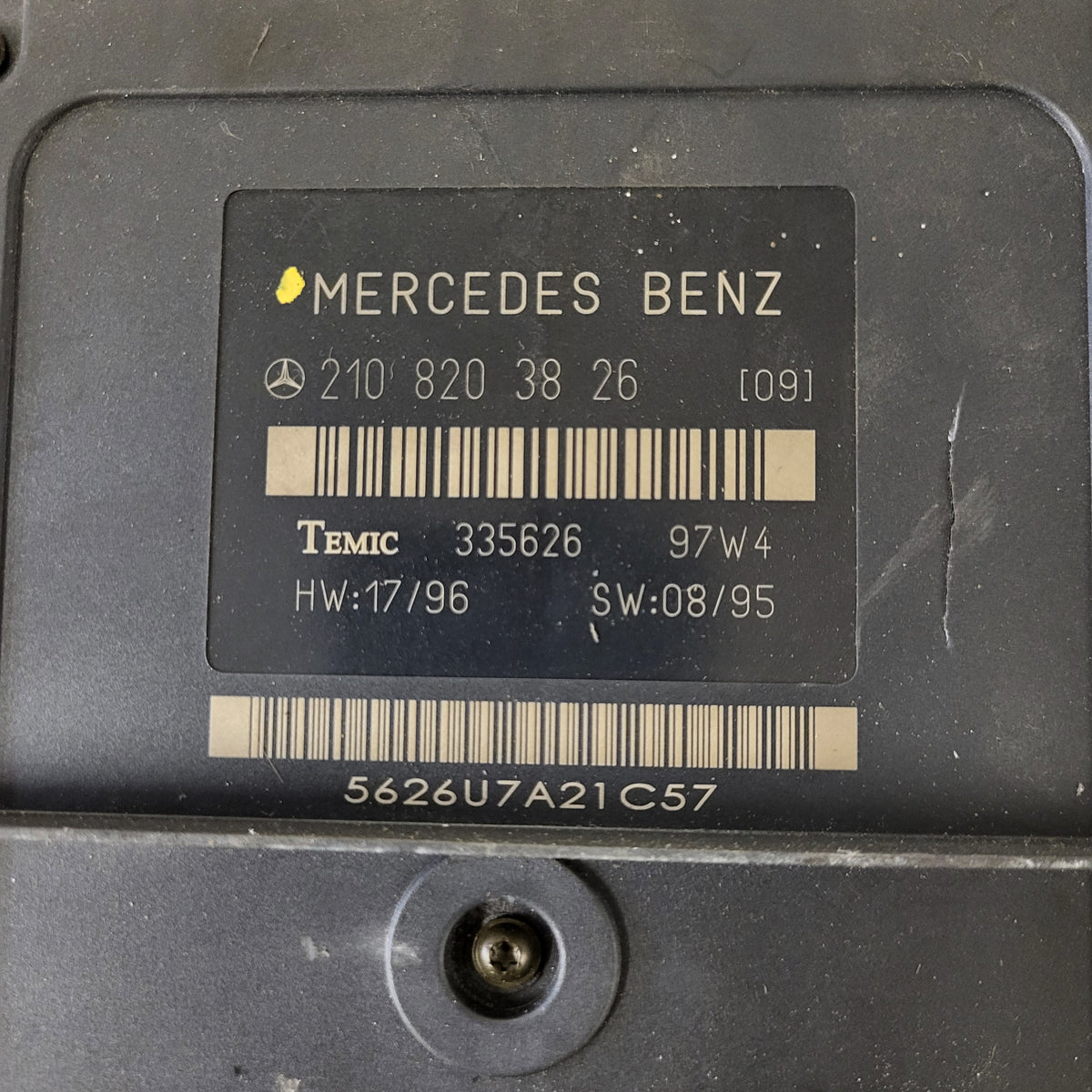 Mercedes W210 ECU / 2108203826 / 335626 / TEMIC - C41-05 - 2