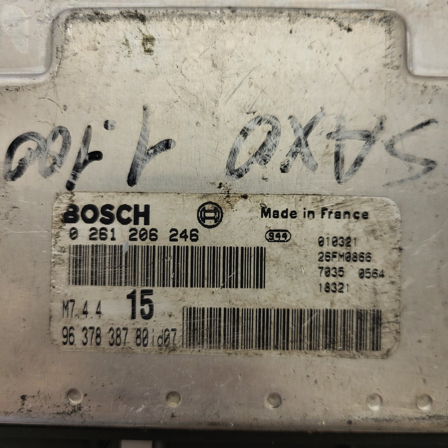 Peugeot Citroen ECU / 0261206246 / M7.4.4 / 9637838780 / BOSCH