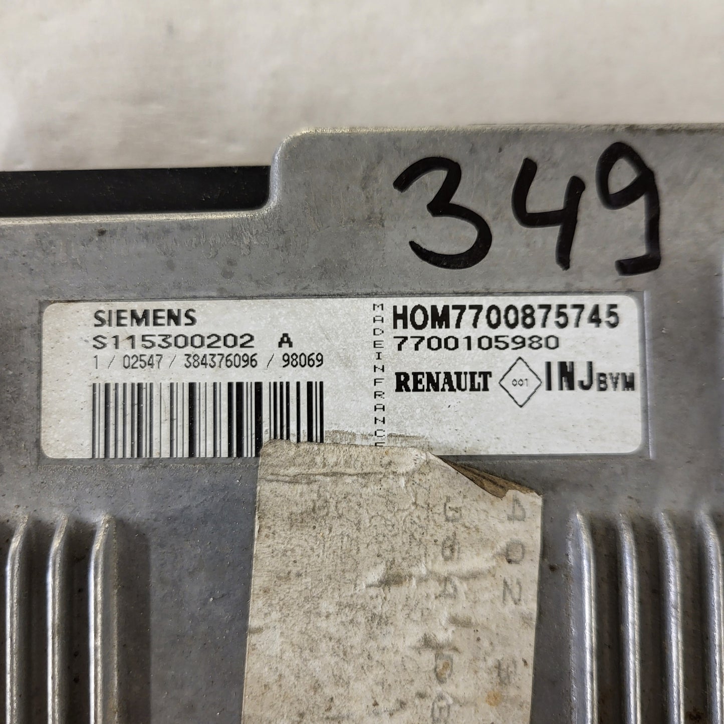 Renault ECU / S115300202A / HOM7700875745 / 7700105980 / S115300202 / SIEMENS