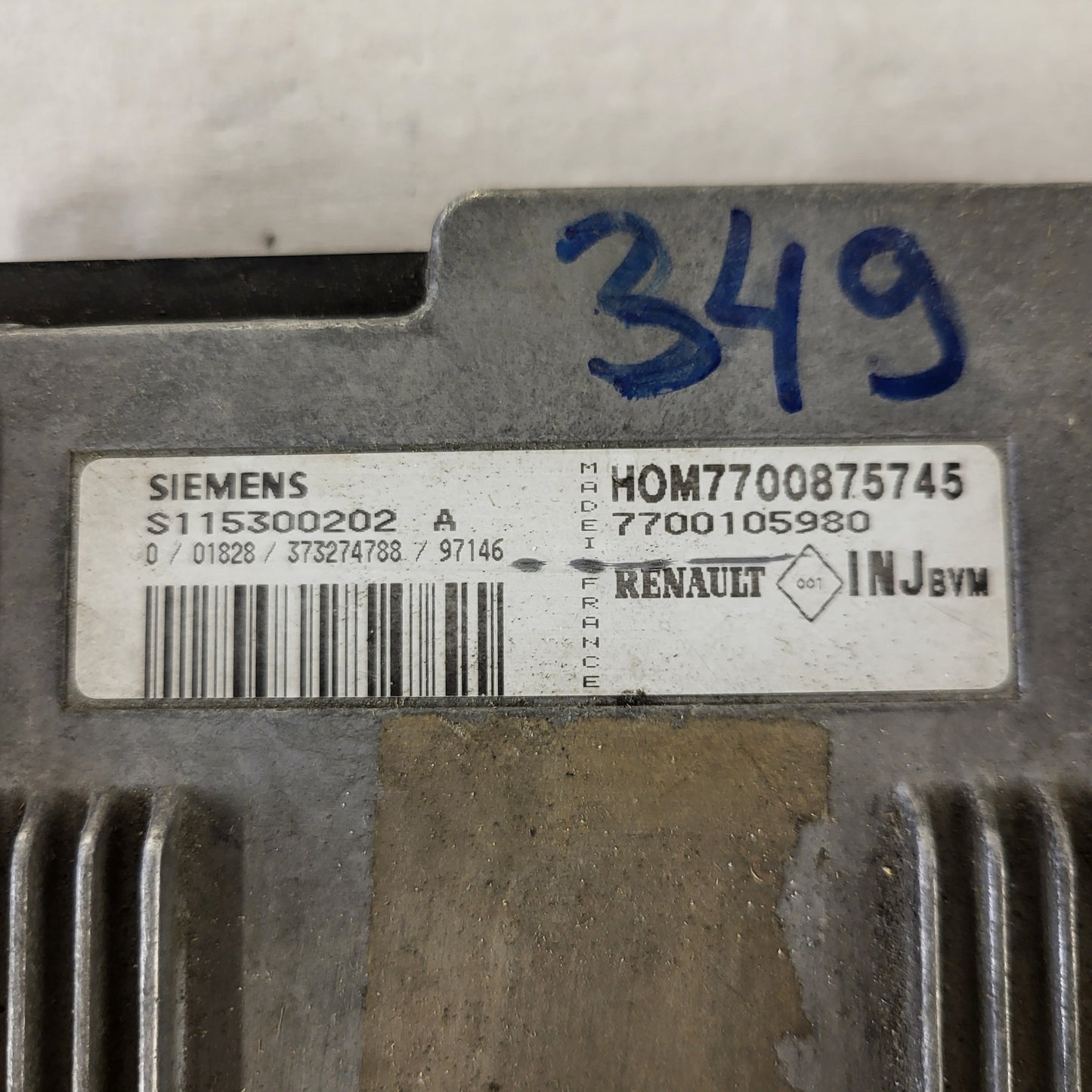 Renault ECU / S115300202A / HOM7700875745 / 7700105980 / S115300202 / SIEMENS