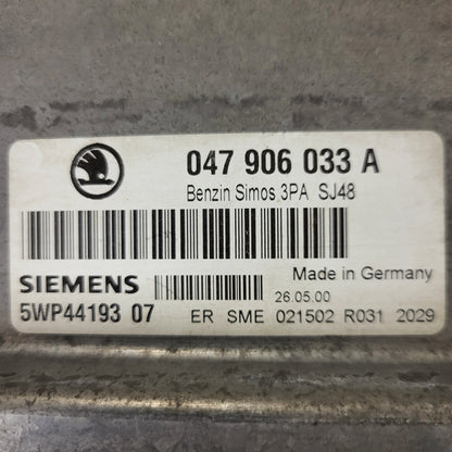 ŠKODA FABIA 1.4 ECU / 047906033A / 5WP44193 07 / SIMOS 3PA / SIEMENS
