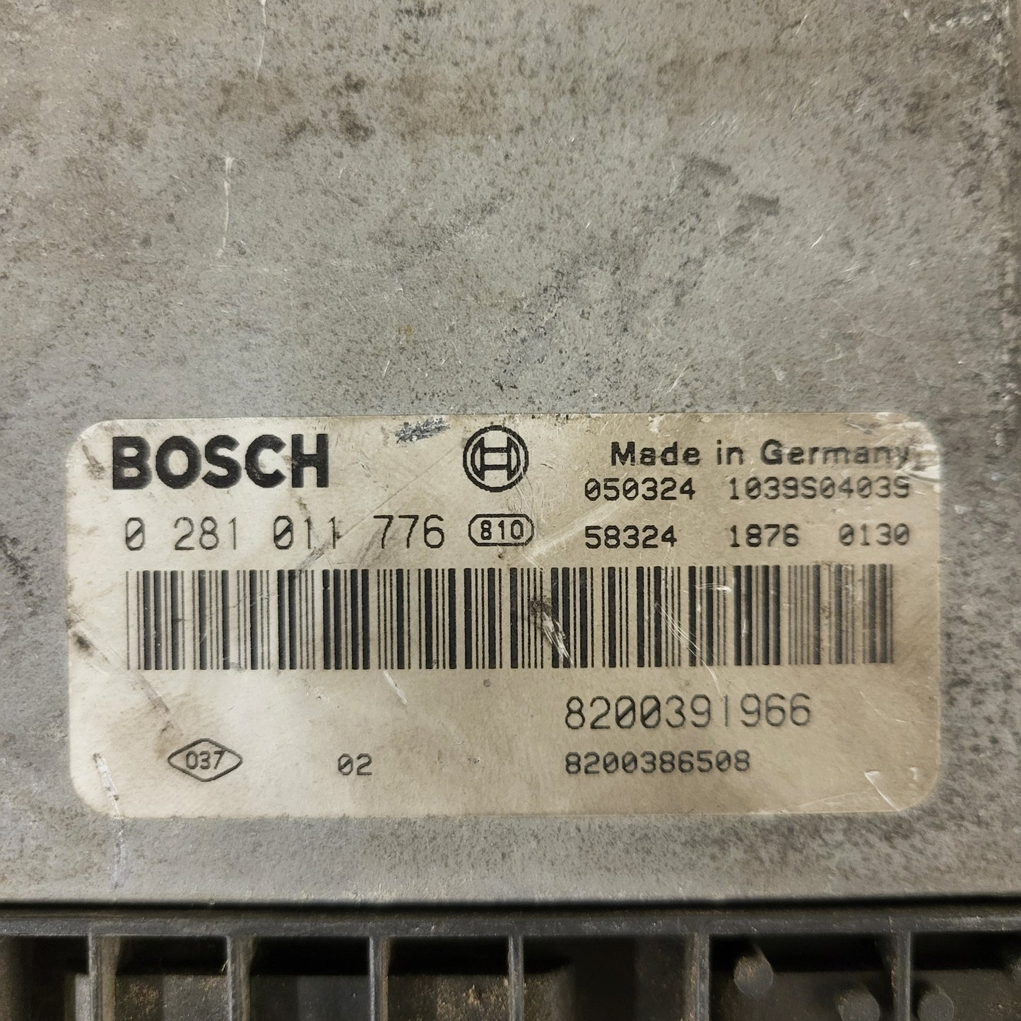 Renault 1.9DCI ECU / 0281011776 / 8200391966 / 8200386508 / BOSCH