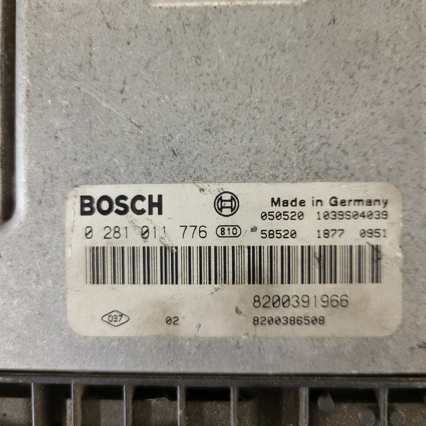Renault 1.9DCI ECU / 0281011776 / 8200391966 / 8200386508 / BOSCH