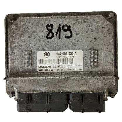 ŠKODA FABIA 1.4 ECU / 047906033A / 5WP44193 07 / SIEMENS