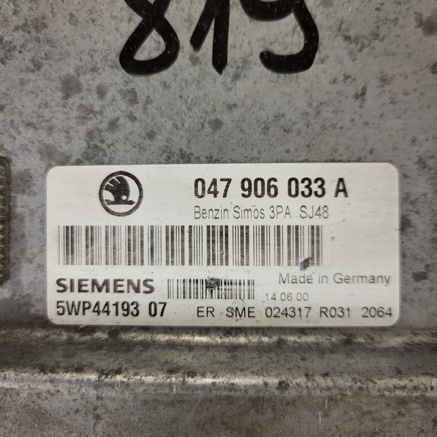 ŠKODA FABIA 1.4 ECU / 047906033A / 5WP44193 07 / SIEMENS