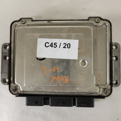 Renault 1.9DCI ECU / 0281011776 / 8200391966 / 8200386508 / BOSCH