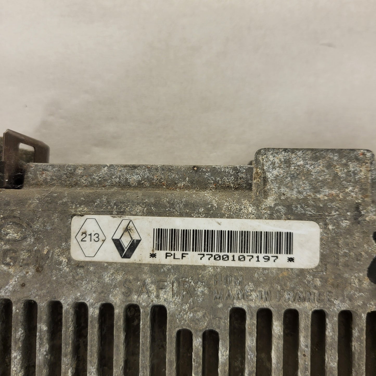 Renault Clio Twingo ECU / PLF 7700107197 / HOM 7700105560 / 21624886-4 / SAGEM