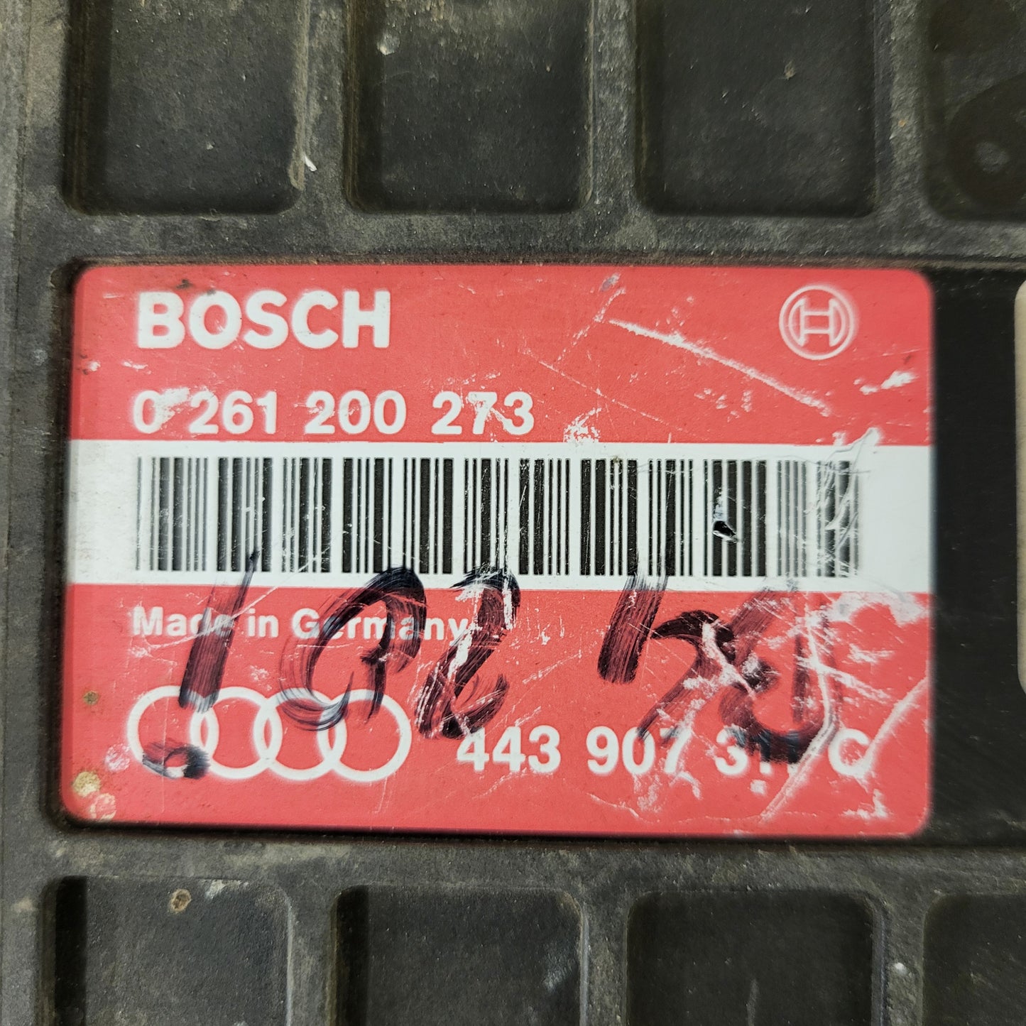 Audi 80 90 ECU / 0261200273 / 443907311C / BOSCH