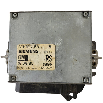 Opel Vectra B 1.8 ECU / 90506365 / 5WK9073 / S96007 / SIMTEC 56 / RS / SIEMENS