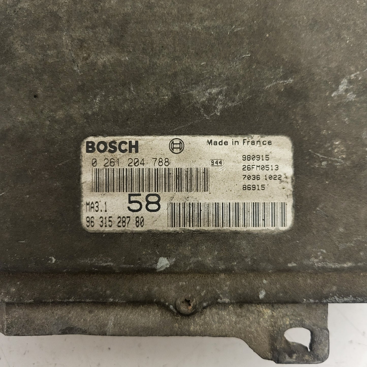 Peugeot Citroen ECU / 0261204788 / 9631528780 / MA3.1 / BOSCH