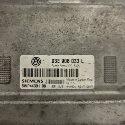 VW POLO 1.2 ECU / 03E906033L / 5WP44301 08 / SIEMENS