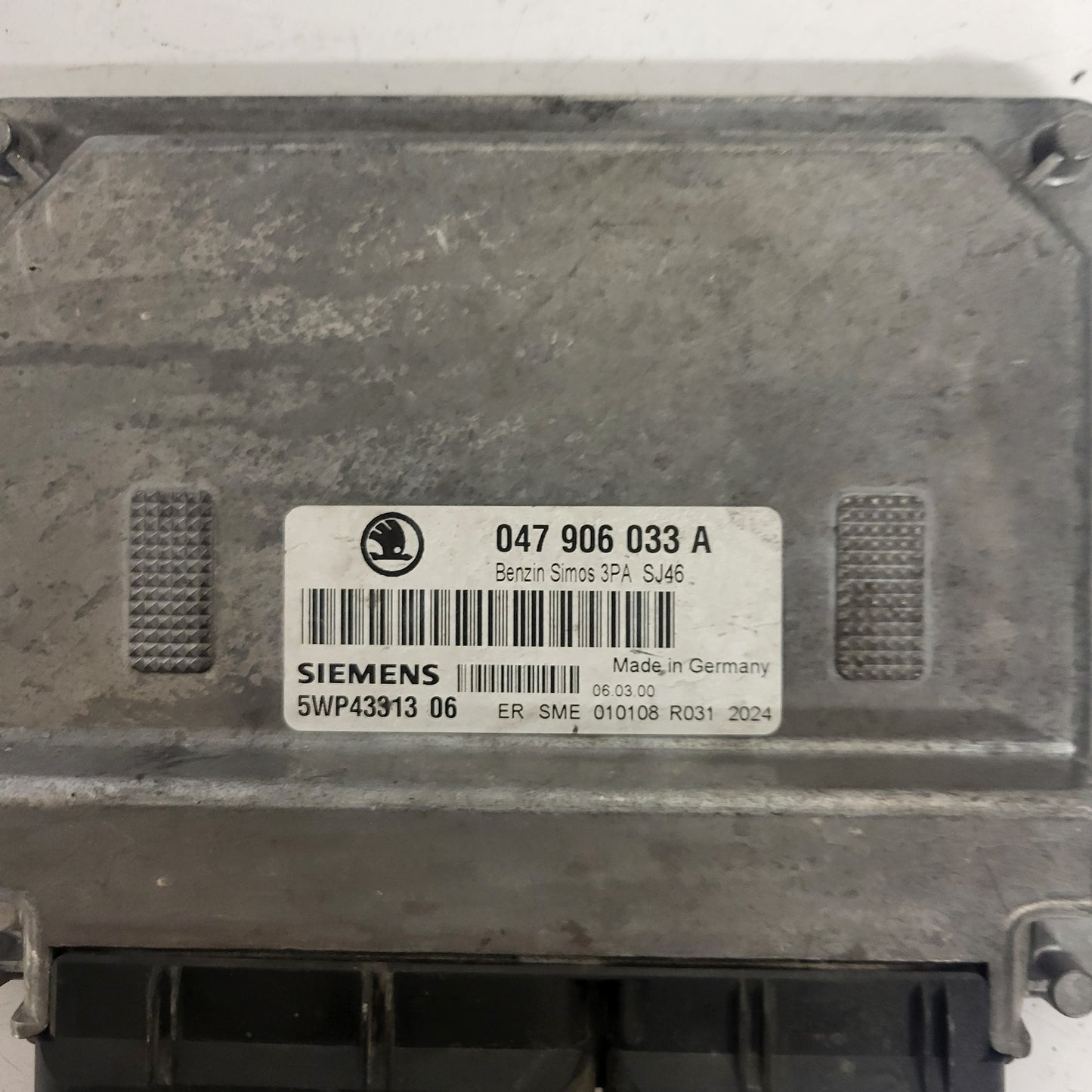 ŠKODA FABIA 1.4 ECU / 047906033A / 5WP43313 06 / SIMOS 3PA / SIEMENS