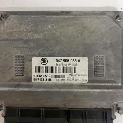ŠKODA FABIA 1.4 ECU / 047906033A / 5WP43313 06 / SIMOS 3PA / SIEMENS
