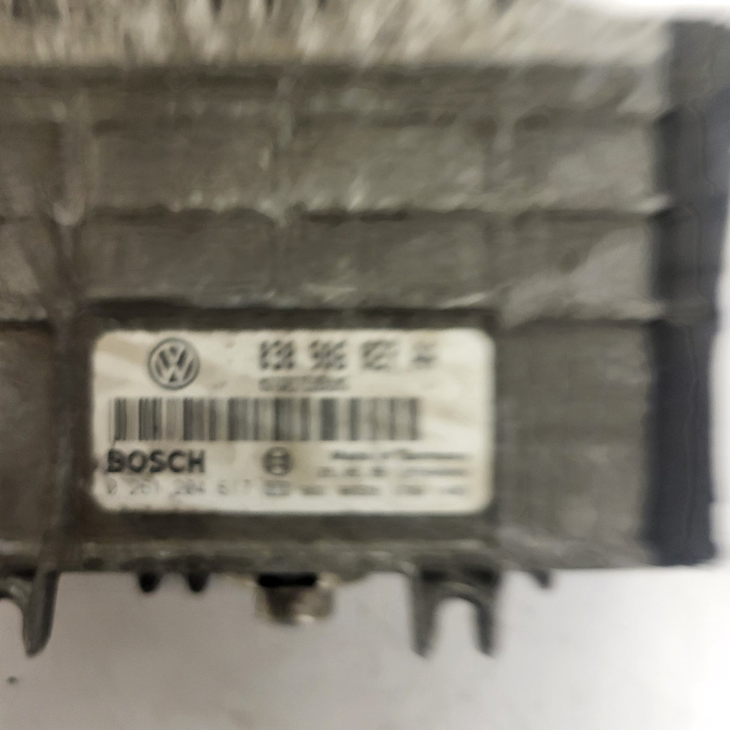 VOLKSWAGEN POLO ECU / 030906027AA / 0261204617 / BOSCH