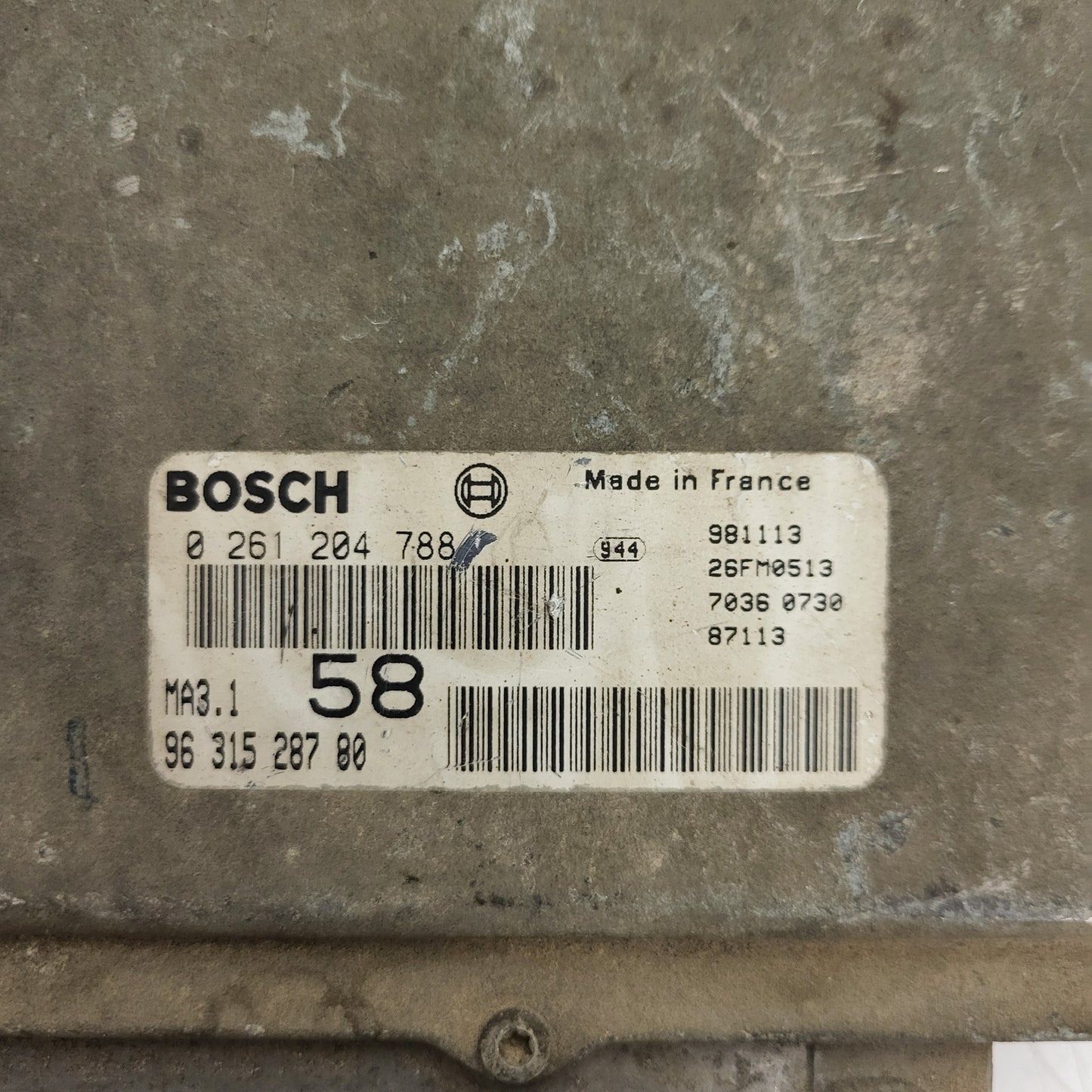 Peugeot Citroen ECU / 0261204788 / 9631528780 / MA3.1 / BOSCH