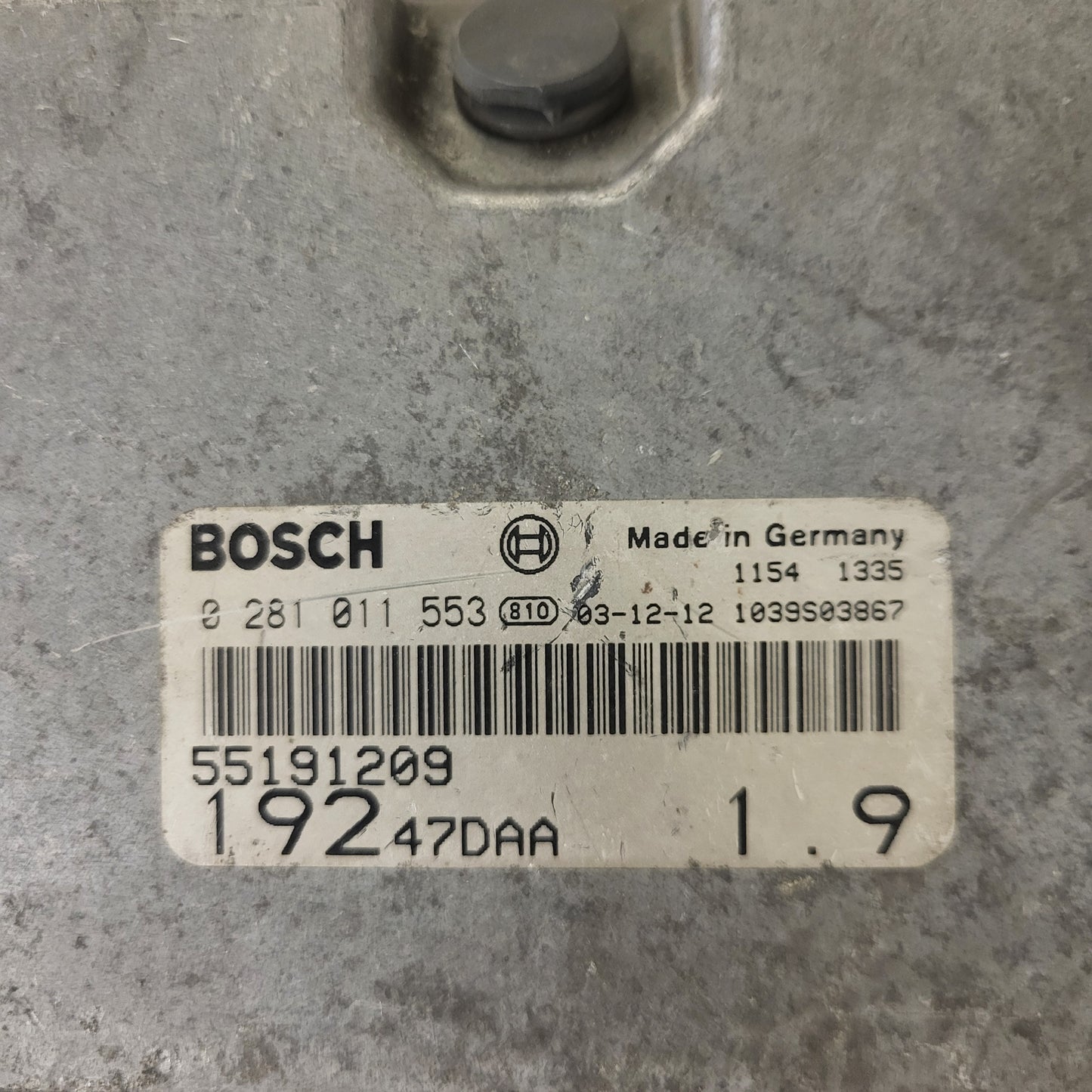 FIAT STILO 1.9 JTD ECU / 0281011553 / 55191209 / 19247DAA / BOSCH