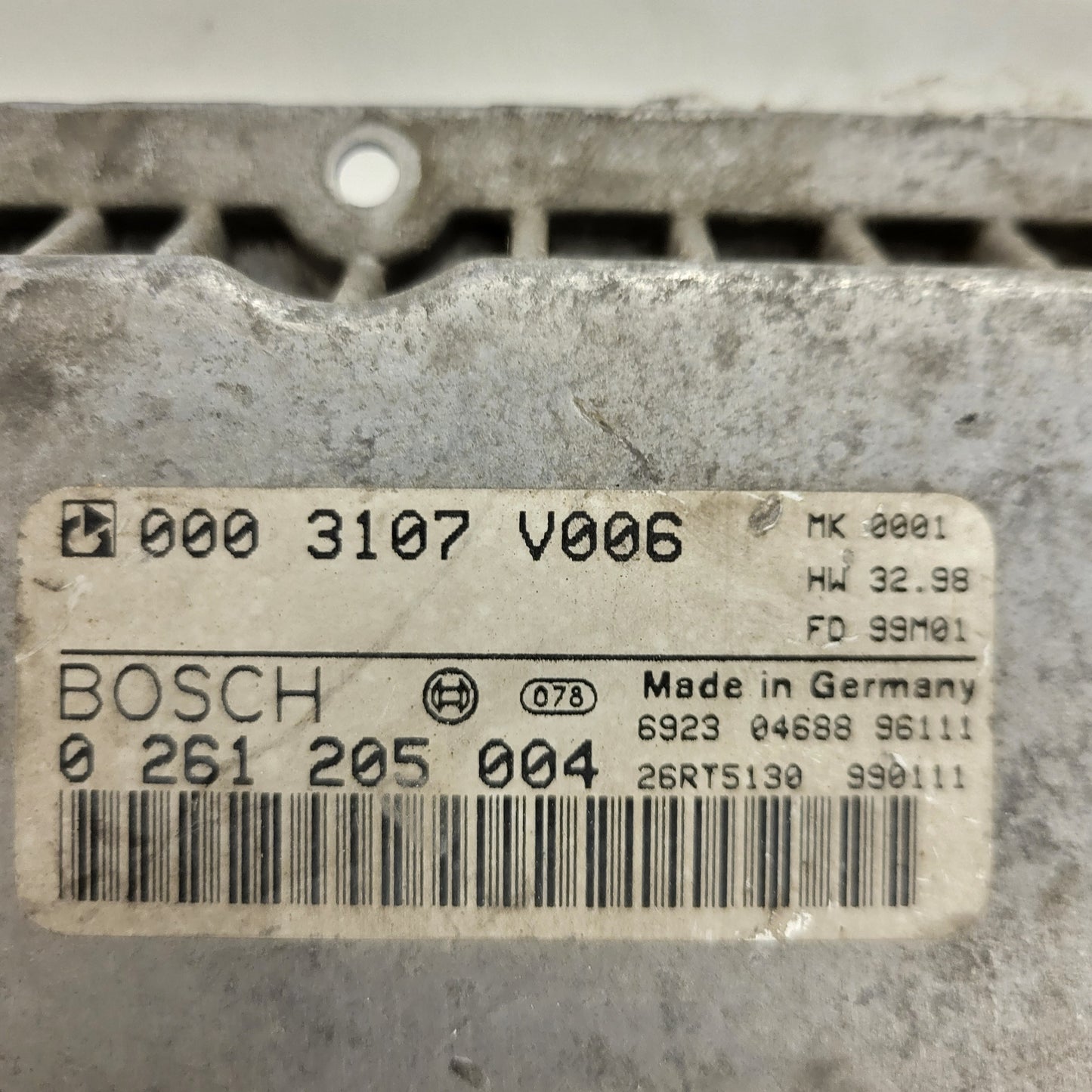 SMART FORTWO ECU / 0261205004 / 0003107V006 / HW 32.98 / BOSCH