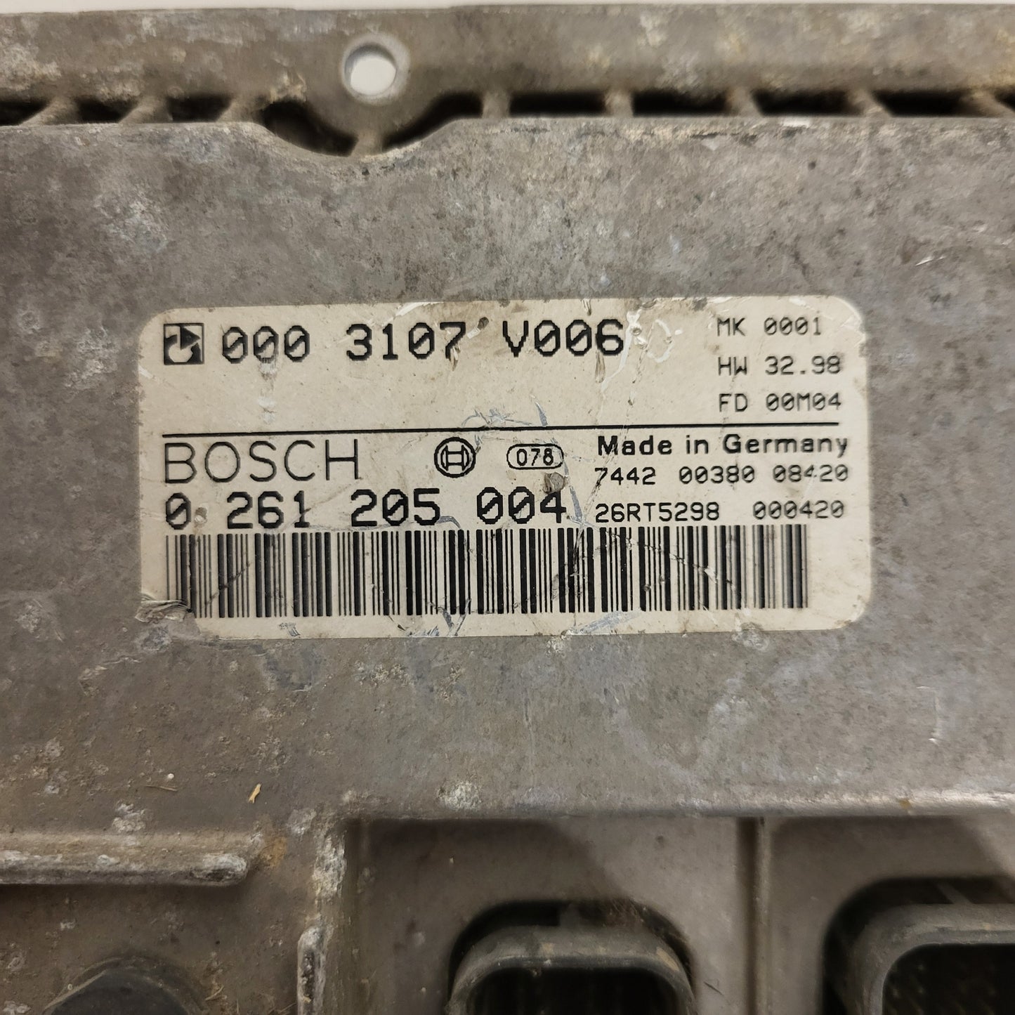 SMART FORTWO ECU / 0261205004 / 0003107V006 / HW 32.98 / BOSCH