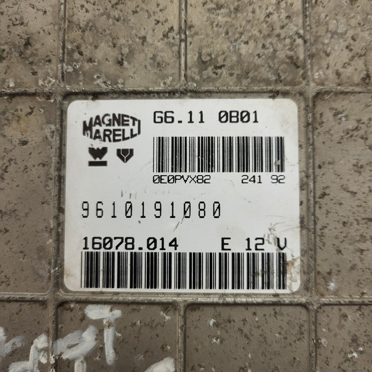 Citroen Peugeot PSA ECU / G6.11 / 16078.014 / 9610191080 / MAGNETI MARELLI