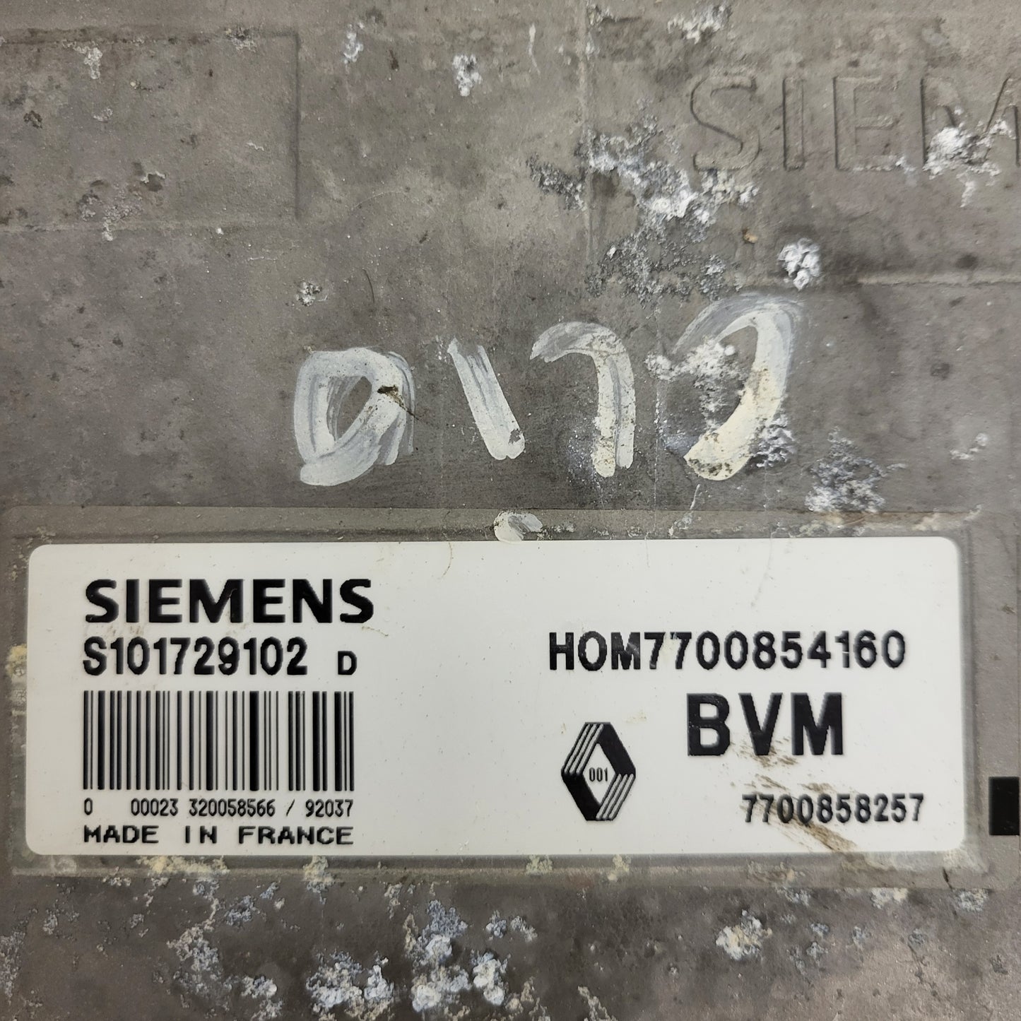 Renault ECU / S101729102D / 7700854160 / 7700858257 / S101729102