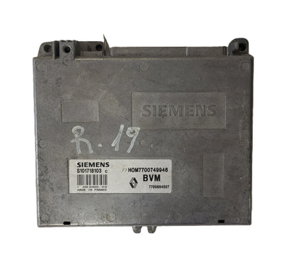 Renault Clio ECU / S101718103C / HOM 7700749946 / 7700864507 / S101718103