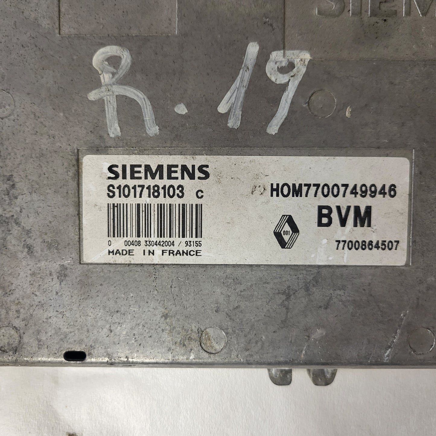 Renault Clio ECU / S101718103C / HOM 7700749946 / 7700864507 / S101718103