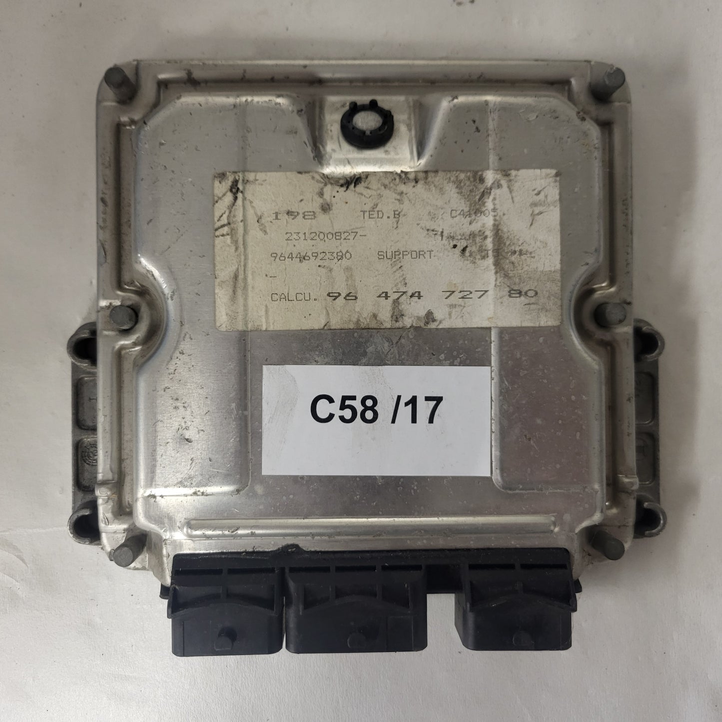 PEUGEOT 307 2.0 HDI ECU / 0281011081 / 9647472780 / EDC15C2 / BOSCH