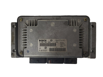 Citroen Saxo Peugeot 106 ECU / 0281001839 / 9630059880 / AS4 / BOSCH