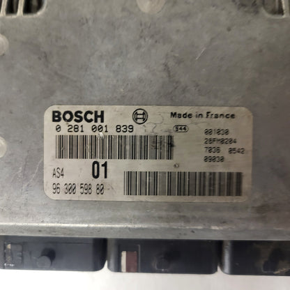 Citroen Saxo Peugeot 106 ECU / 0281001839 / 9630059880 / AS4 / BOSCH
