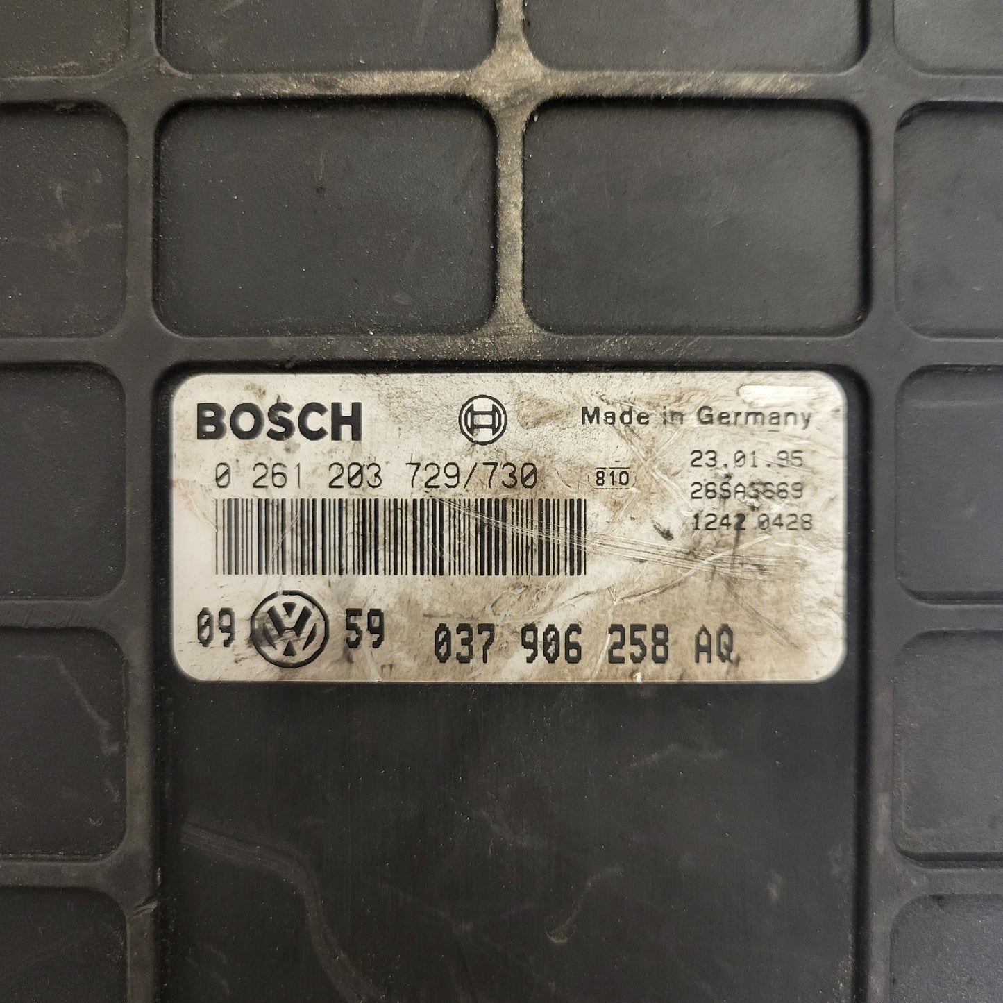VW GOLF 3 ECU / 02161203729/730 / 037906258AQ / BOSCH
