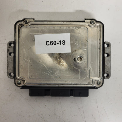 RENAULT TRAFIC 1.9 ECU / 0281011529 / HOM8200051608 / 8200546983 / BOSCH