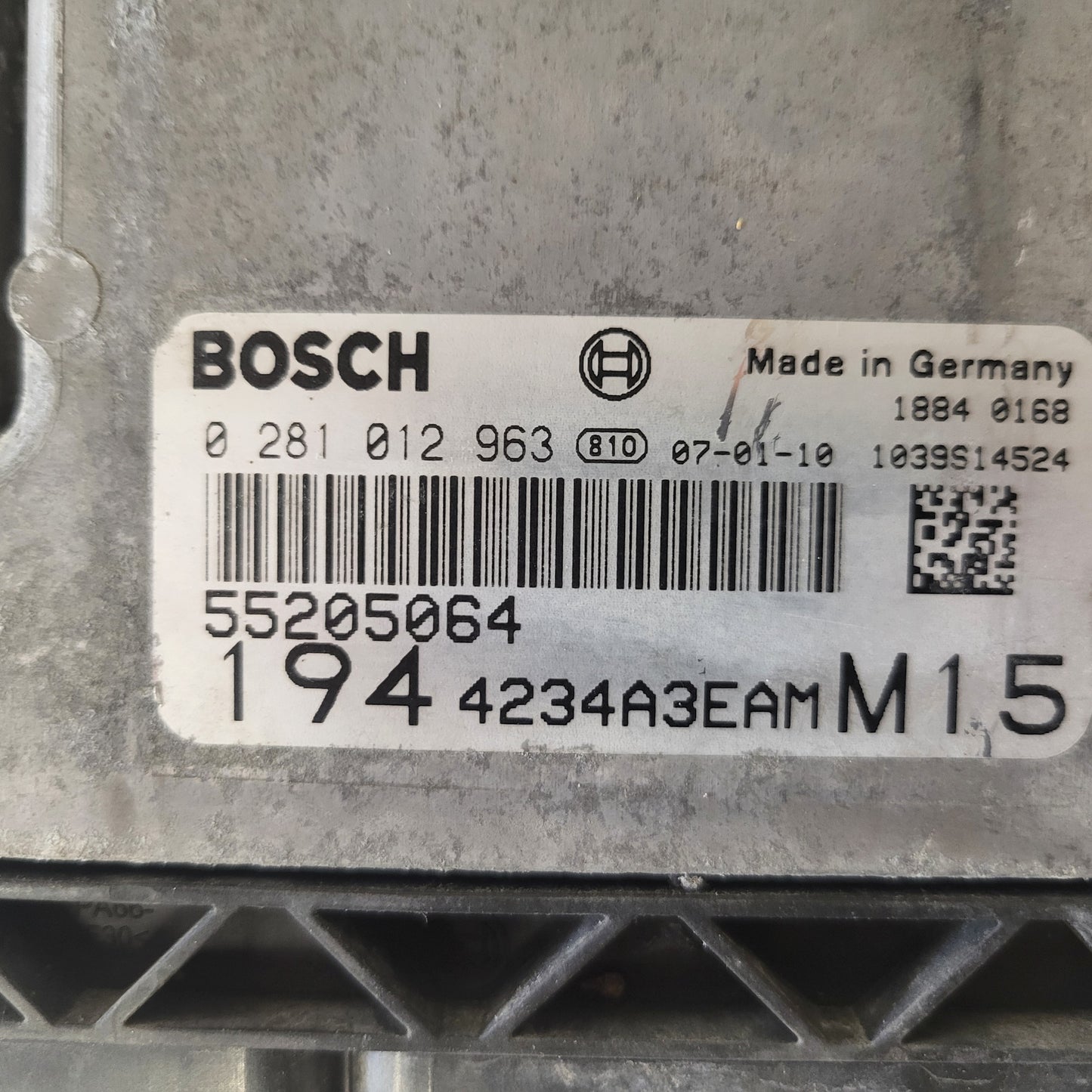 FIAT CROMA ECU / 0281012963 / 55205064 / BOSCH