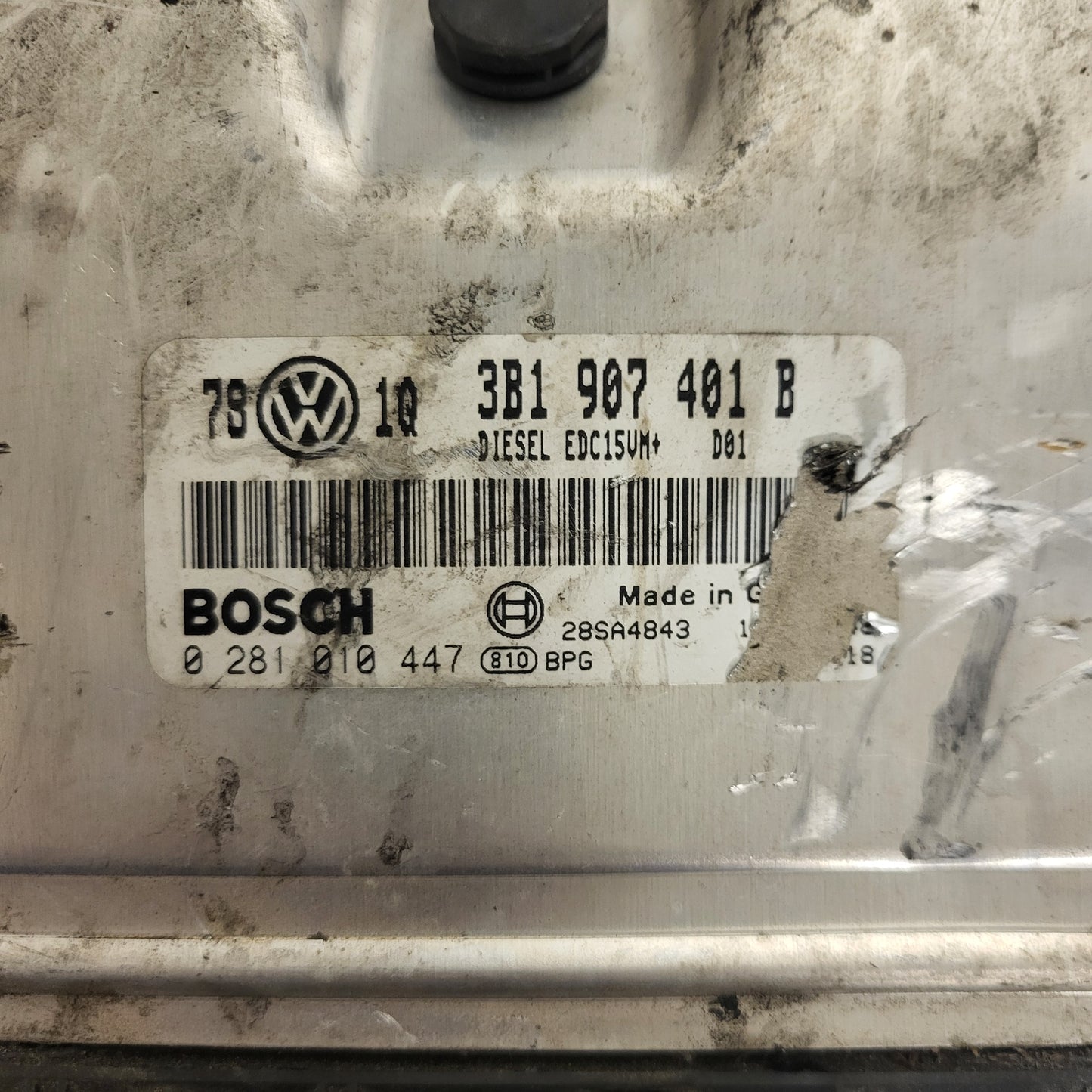 VW PASSAT 1.9 ECU / 4Z7907401B / 0281010447 / EDC15VM+ / BOSCH