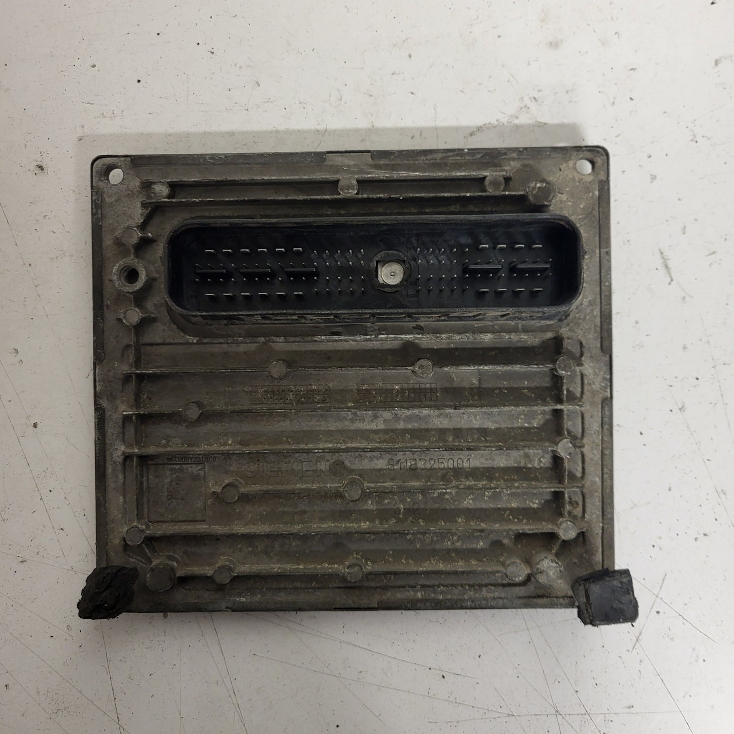 FORD FIESTA ECU / 6S61-12A650-GC / S120977313C / SIM210 / S120977313 / SIEMENS