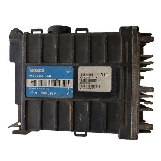 VW VOLKSWAGEN POLO 1.0 ECU / 0261200253 / 030906026A / BOSCH
