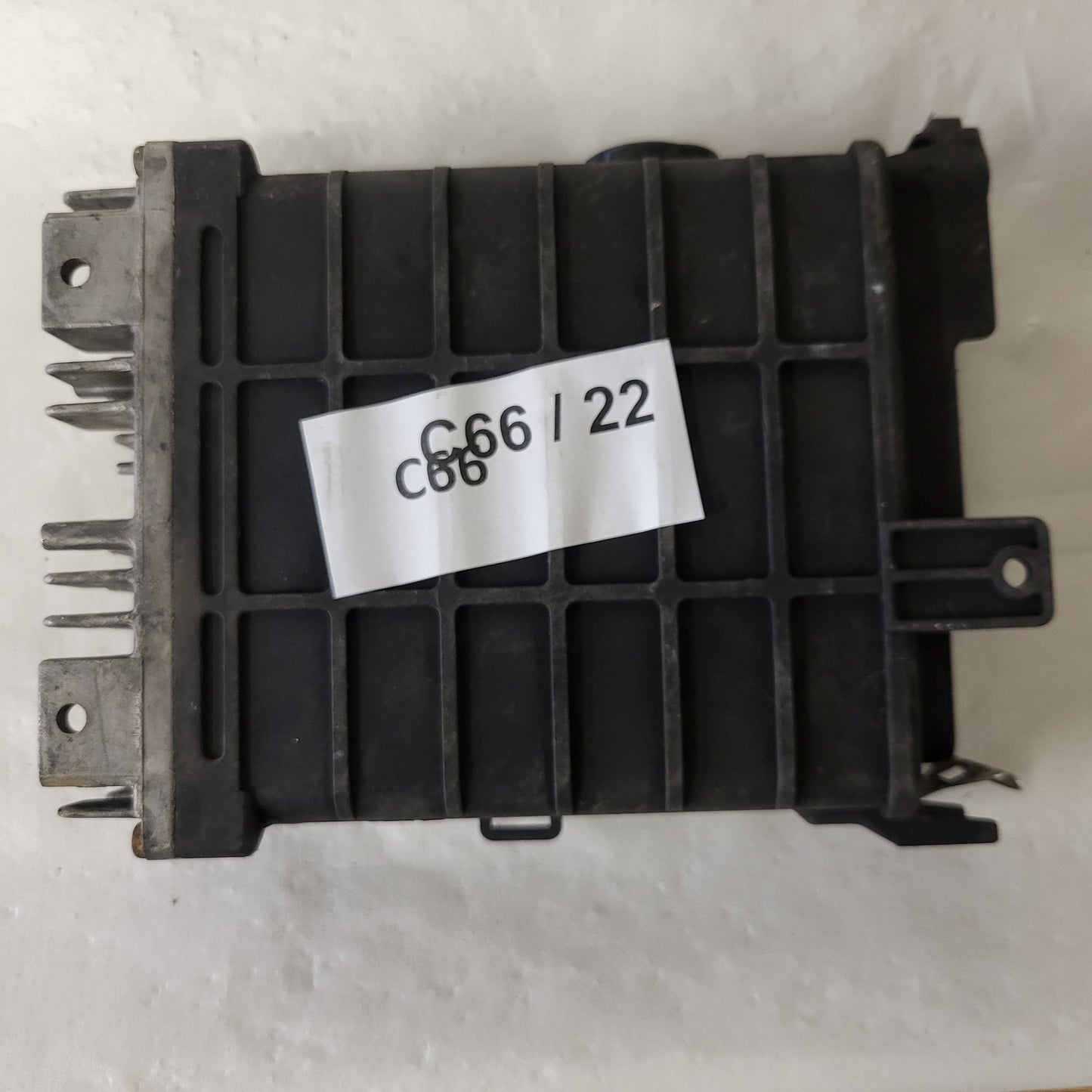 VW VOLKSWAGEN POLO 1.0 ECU / 0261200253 / 030906026A / BOSCH