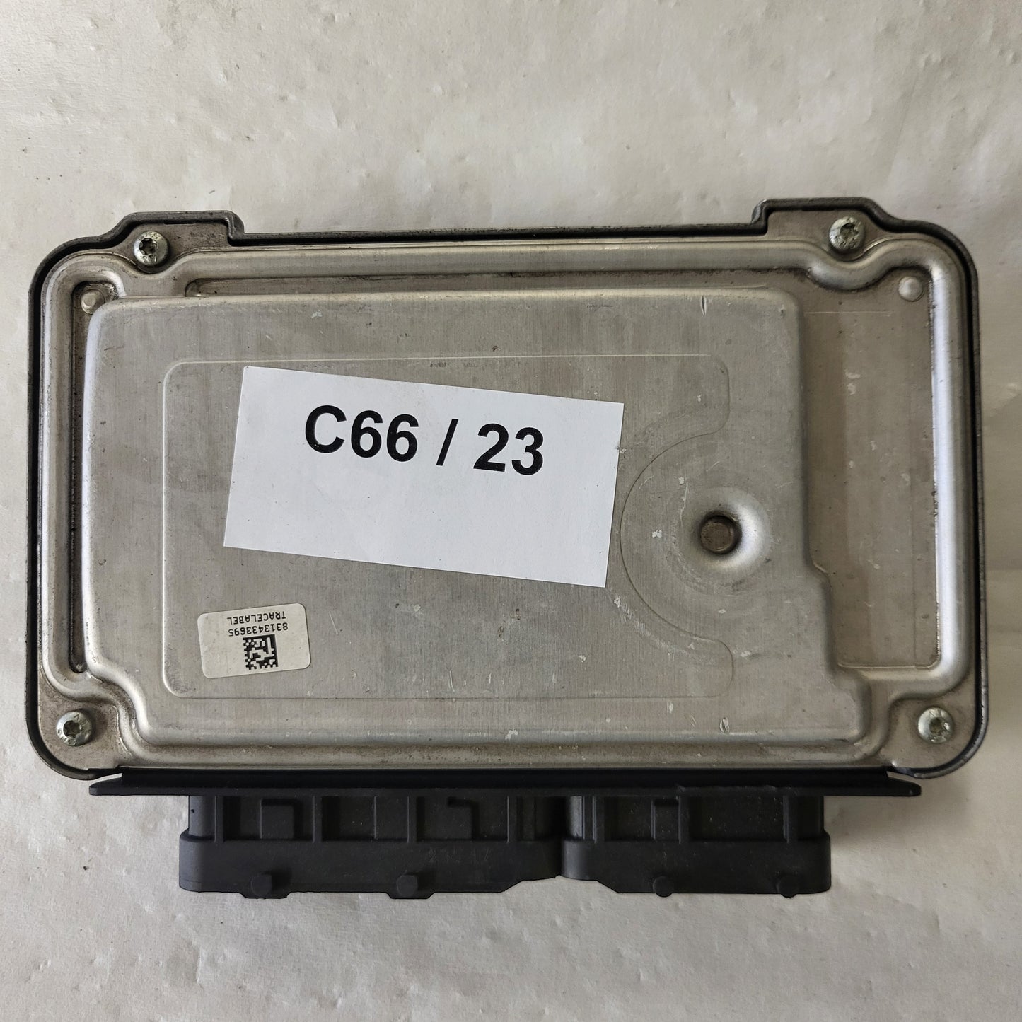 TOYOTA YARIS 1KR-FE ECU / 0261208841 / 89661-0D270 / BOSCH