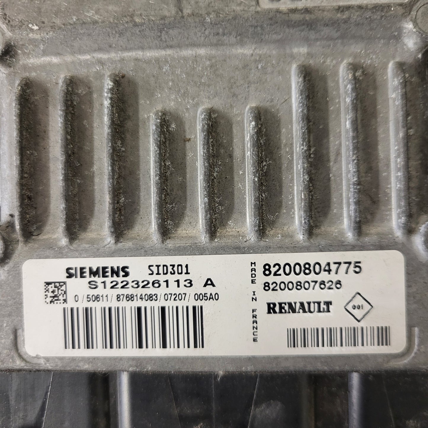 Renault Megane Scenic ECU / S122326113A / 8200804775 / 8200807626 / SID301 / SIEMENS