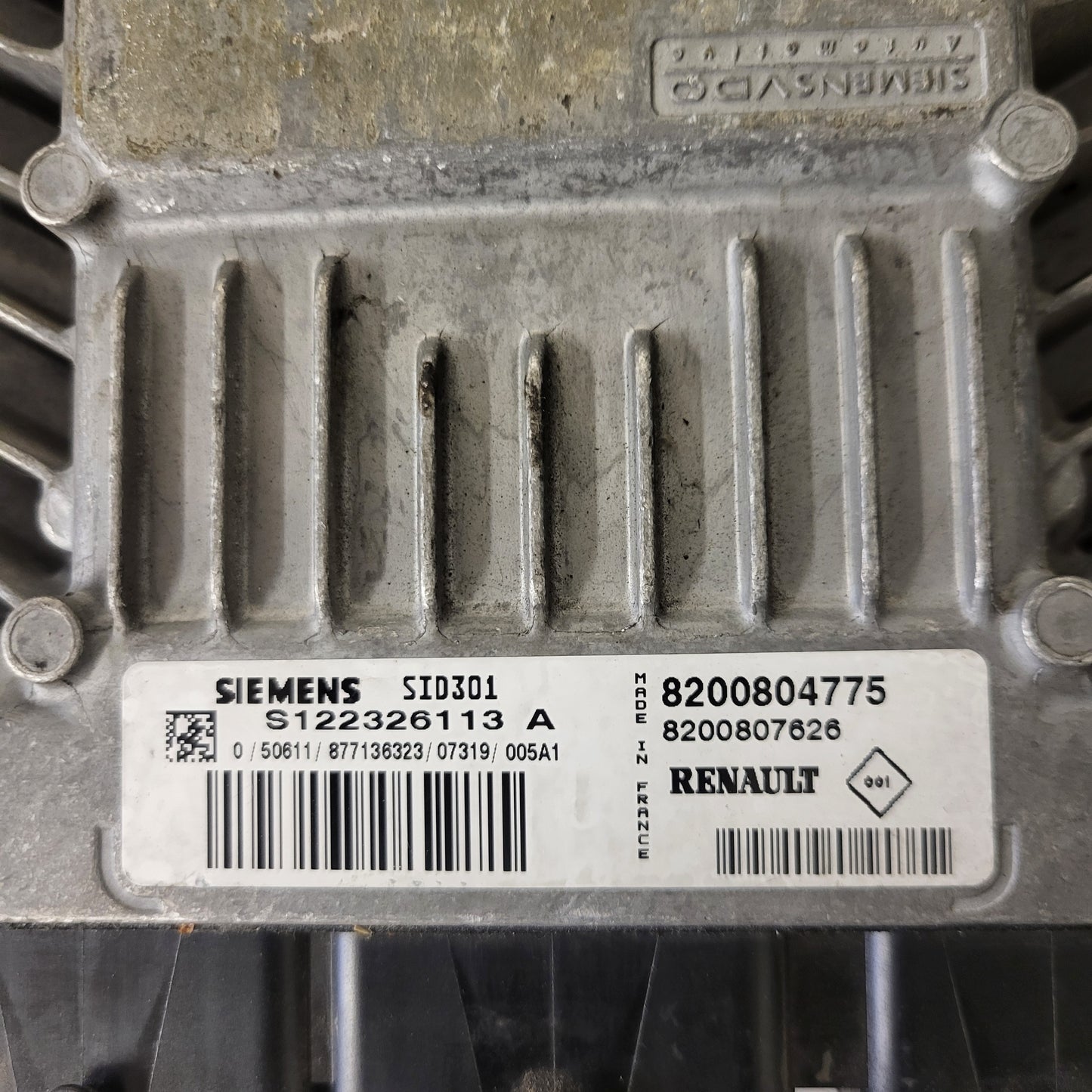 Renault Megane Scenic ECU / S122326113A / 8200804775 / 8200807626 / SID301 / SIEMENS