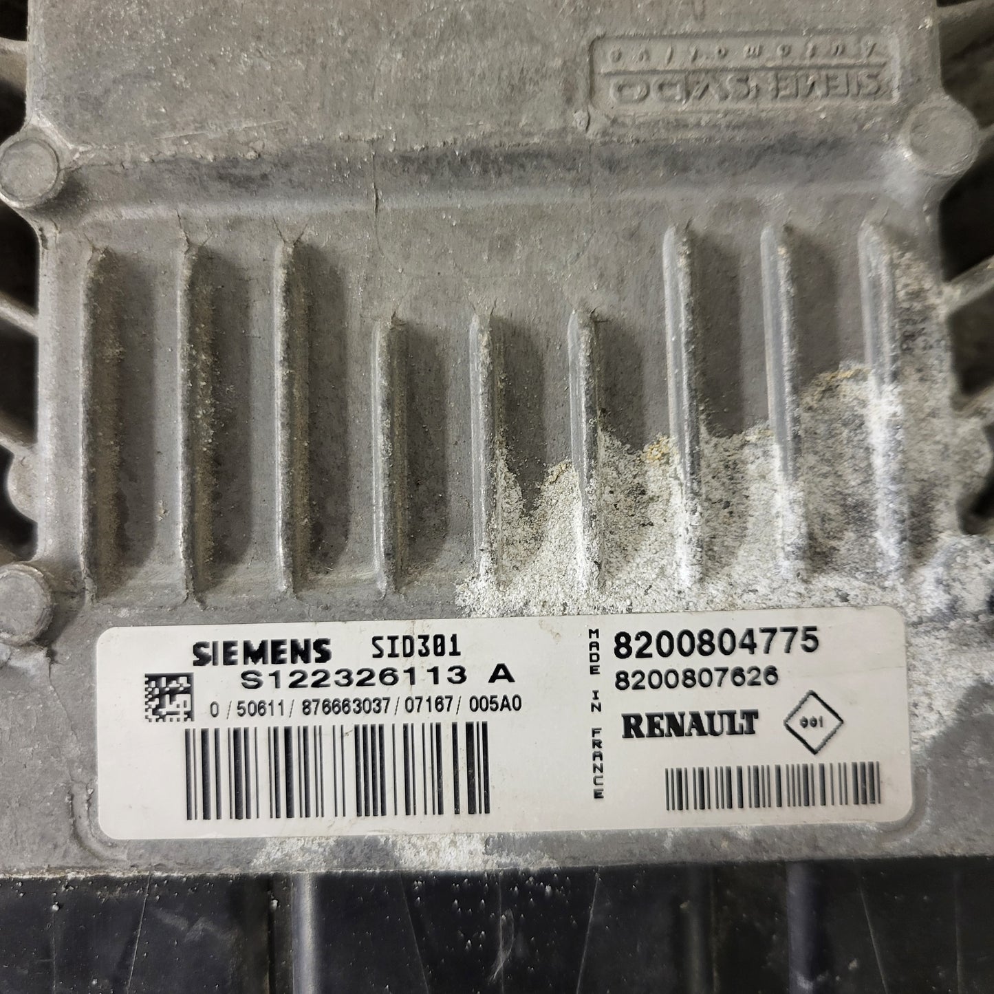 Renault Megane Scenic ECU / S122326113A / 8200804775 / 8200807626 / SID301 / SIEMENS