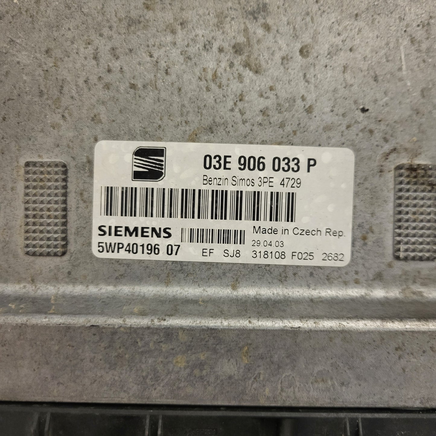 SEAT IBIZA 1.2 ECU / 03E906033P / 5WP40196 07 / 5WP4019607 / SIEMENS