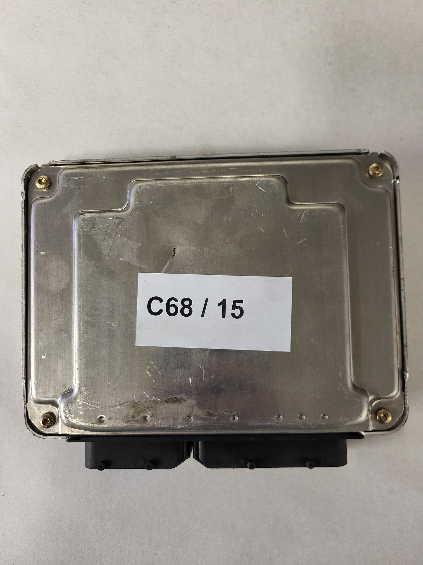 VW SKODA VAG ECU / 038906019CD / 0281010218 / 038906019 / BOSCH