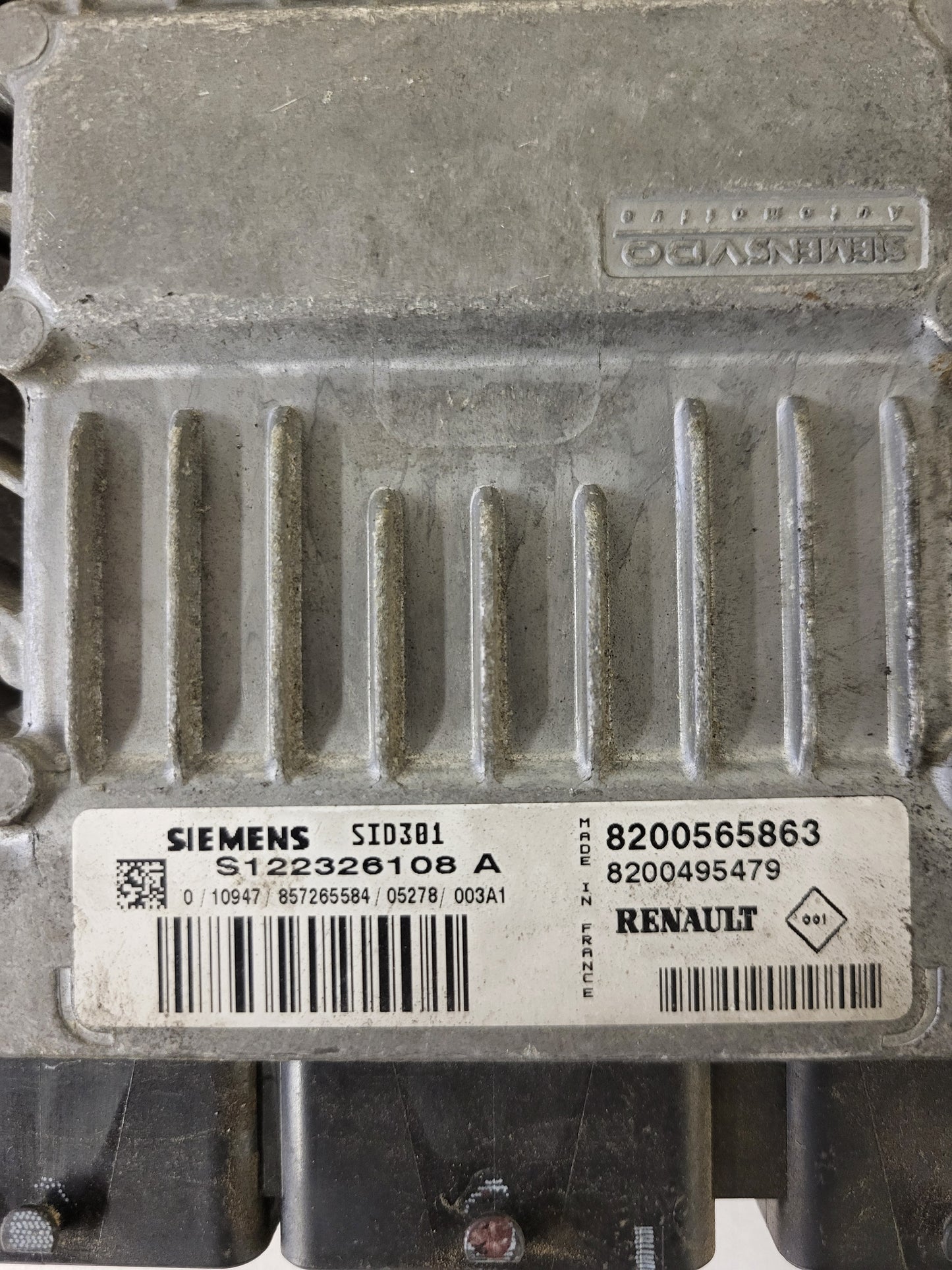 RENAULT MEGANE ECU / S122326108A / 8200565863 / 8200495479 / SID301 SIEMENS