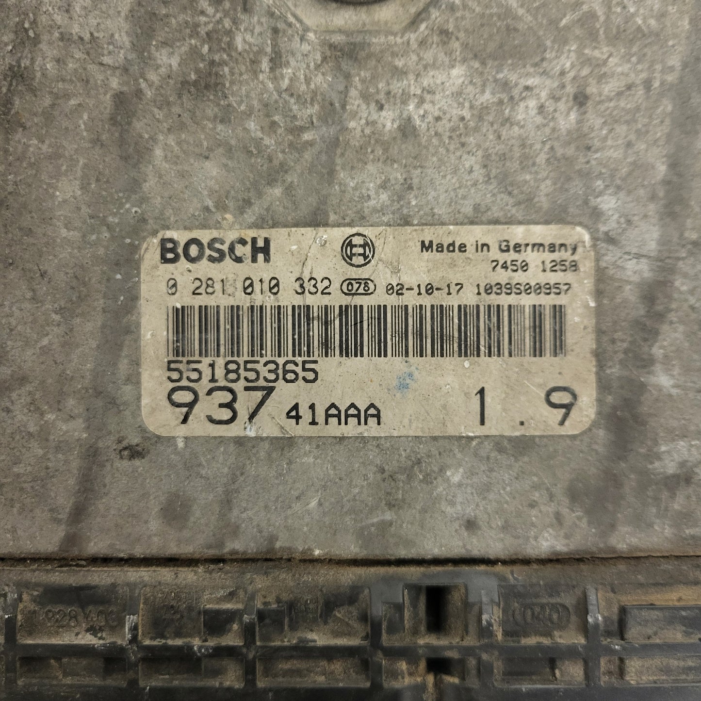 ALFA 147 ECU / 0281010332 / 55185365 / BOSCH