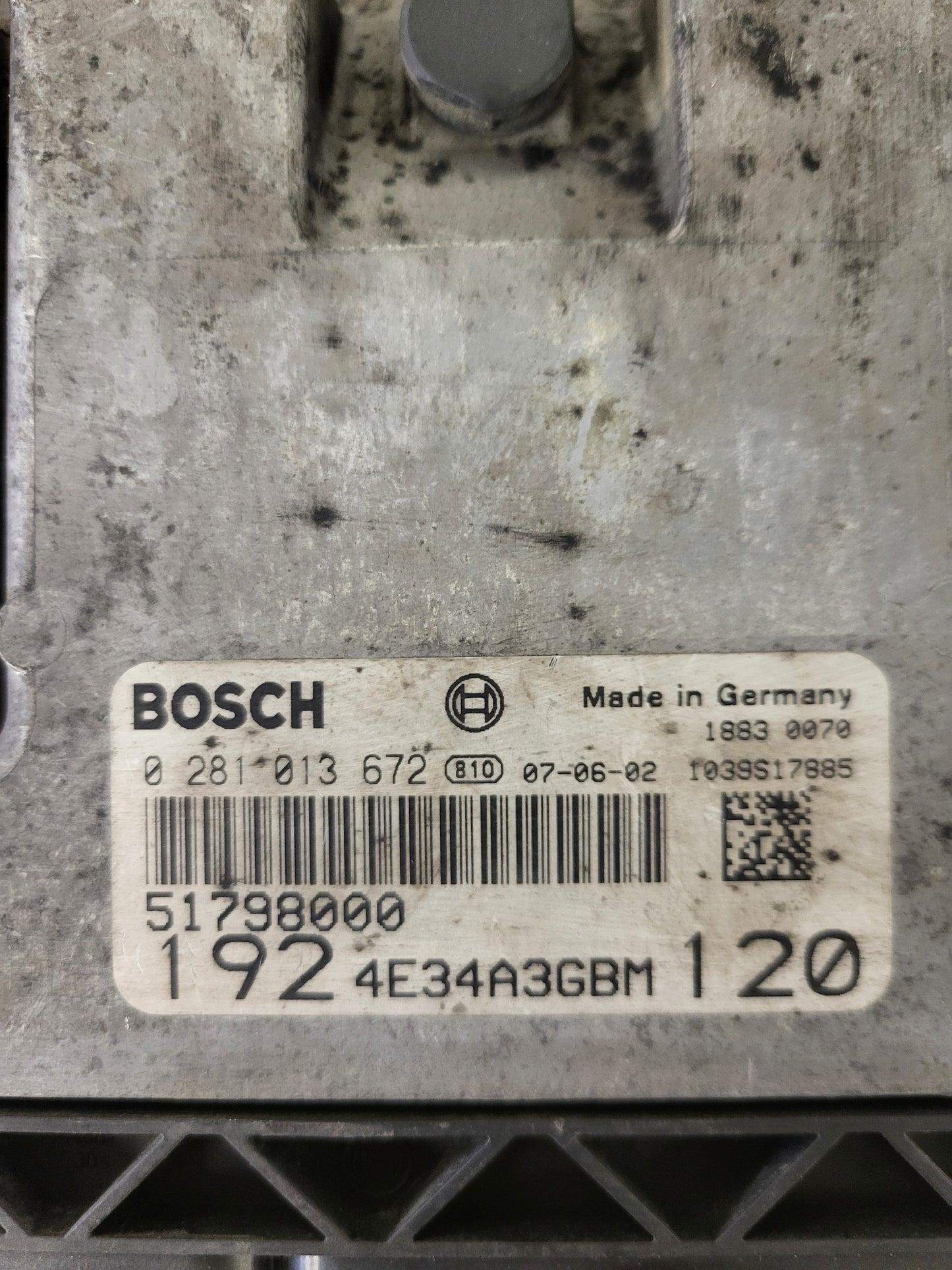 FIAT STILO 1.9 JTD ECU / 0281013672 / 51798000 / BOSCH
