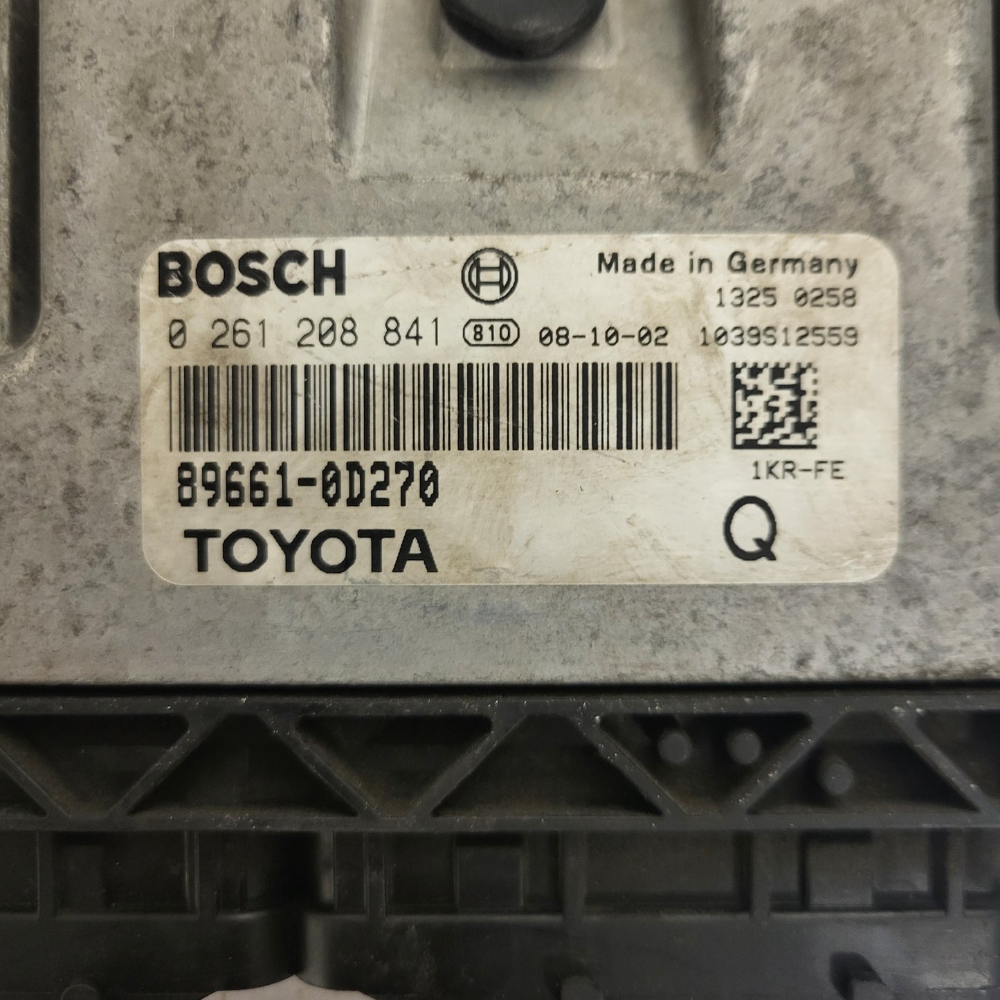 TOYOTA YARIS 1KR-FE ECU / 0261208841 / 89661-0D270 / BOSCH