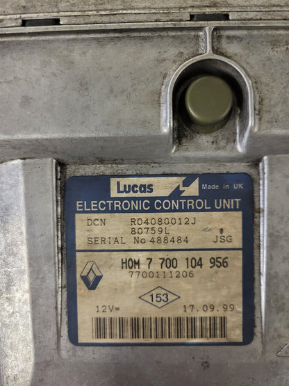 Renault ECU / HOM 7700104956 / 7700111206 / R04080012J / LUCAS