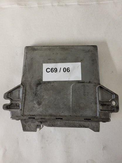 Renault ECU / HOM 7700104956 / 7700111206 / R04080012J / LUCAS
